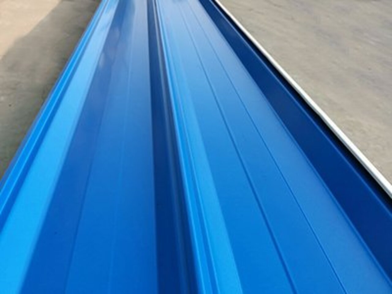 <b>角驰III型YX76-380-760彩钢瓦</b>