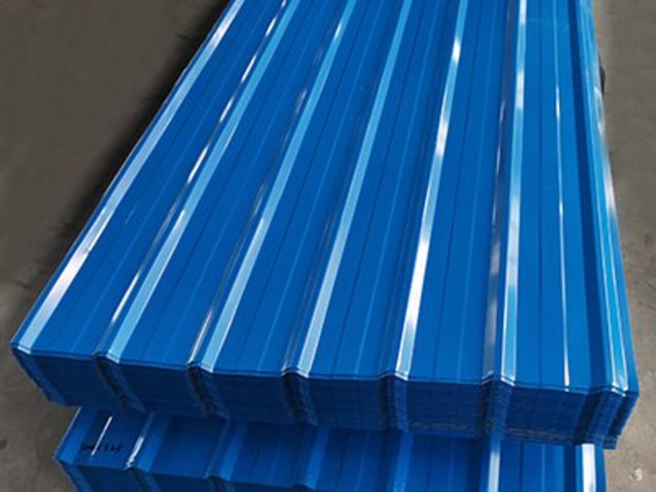 <b>YX15-150-900型彩钢瓦</b>