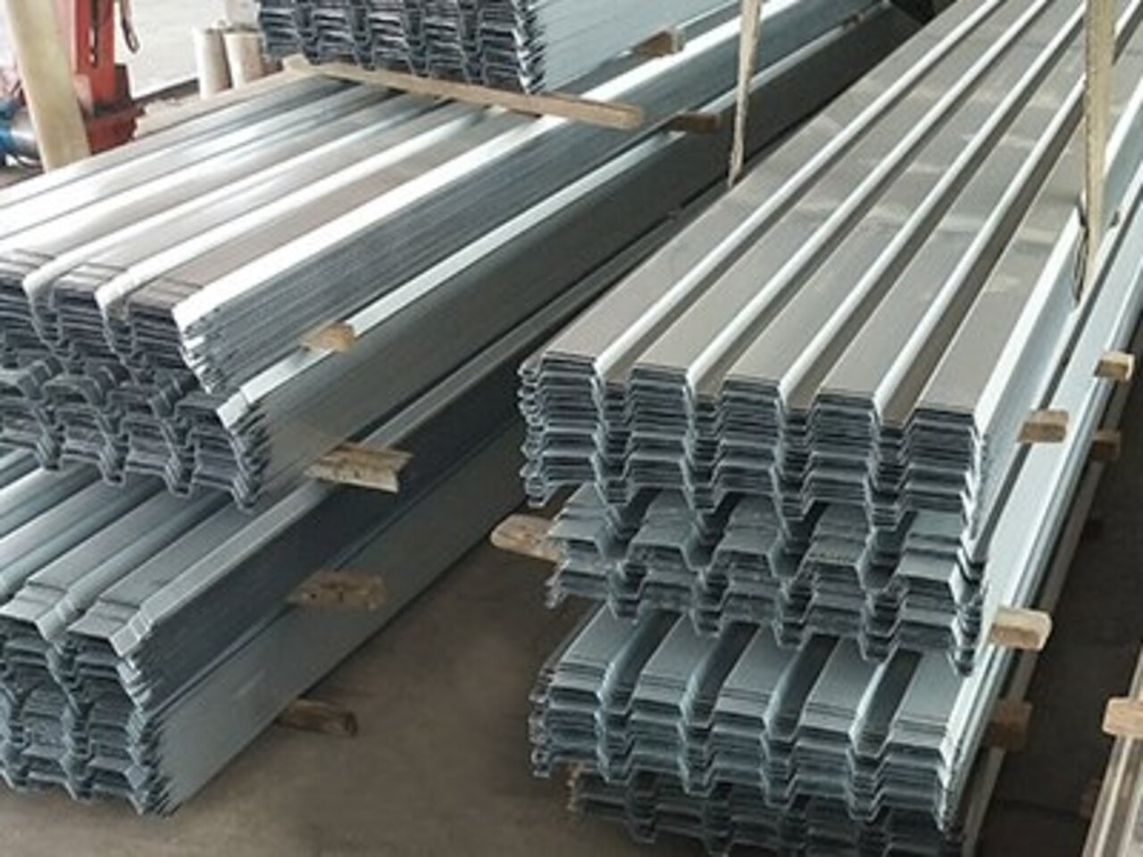 <b>YX38-150-750开口型楼承板</b>