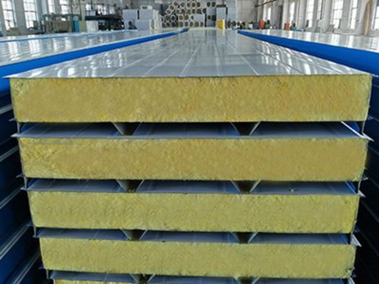 彩钢玻璃丝棉夹芯板屋面板