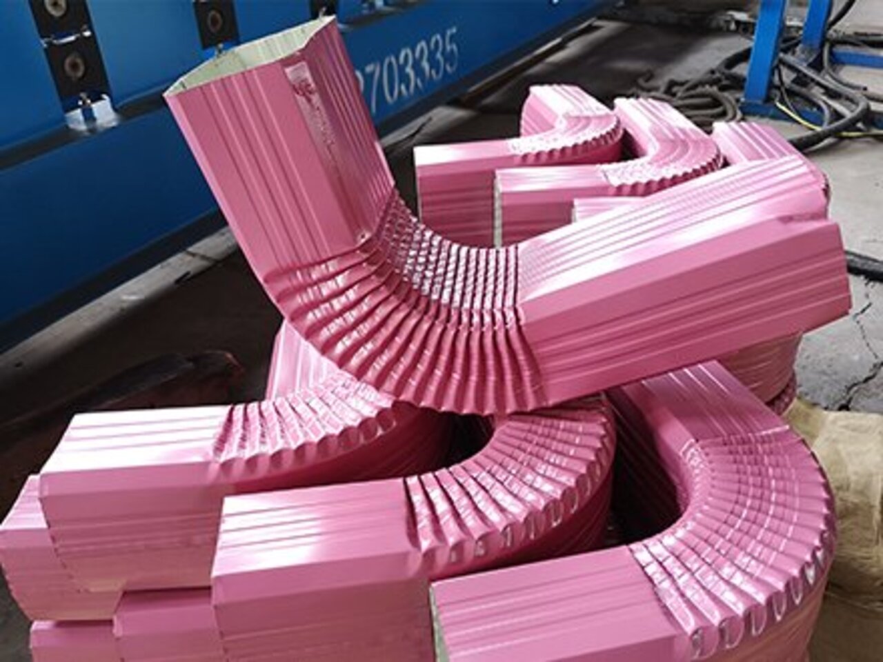 彩钢雨水管弯头